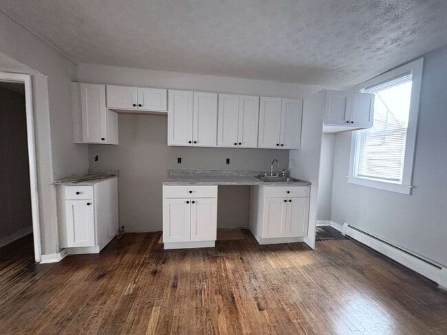 Building Photo - 26 Lyon St