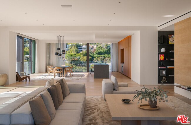 Foto del edificio - 9040 Sunset Blvd