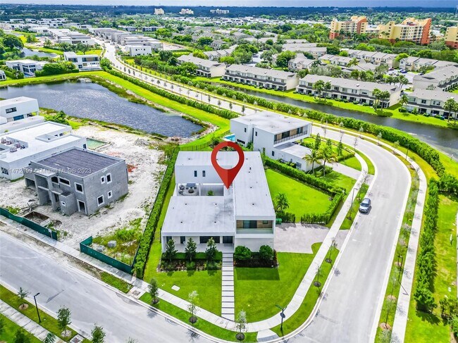 Foto del edificio - 16779 Botaniko Dr N