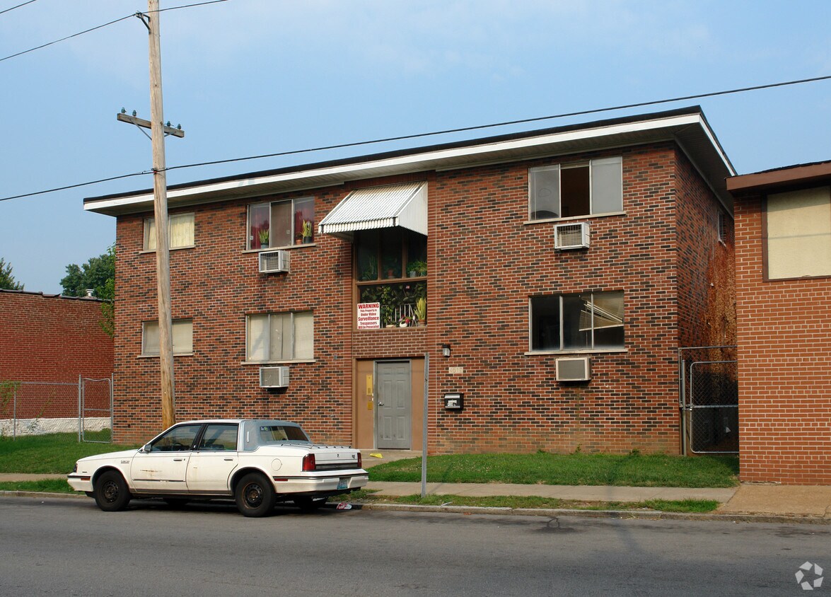 Primary Photo - 4615-4617 Virginia Ave