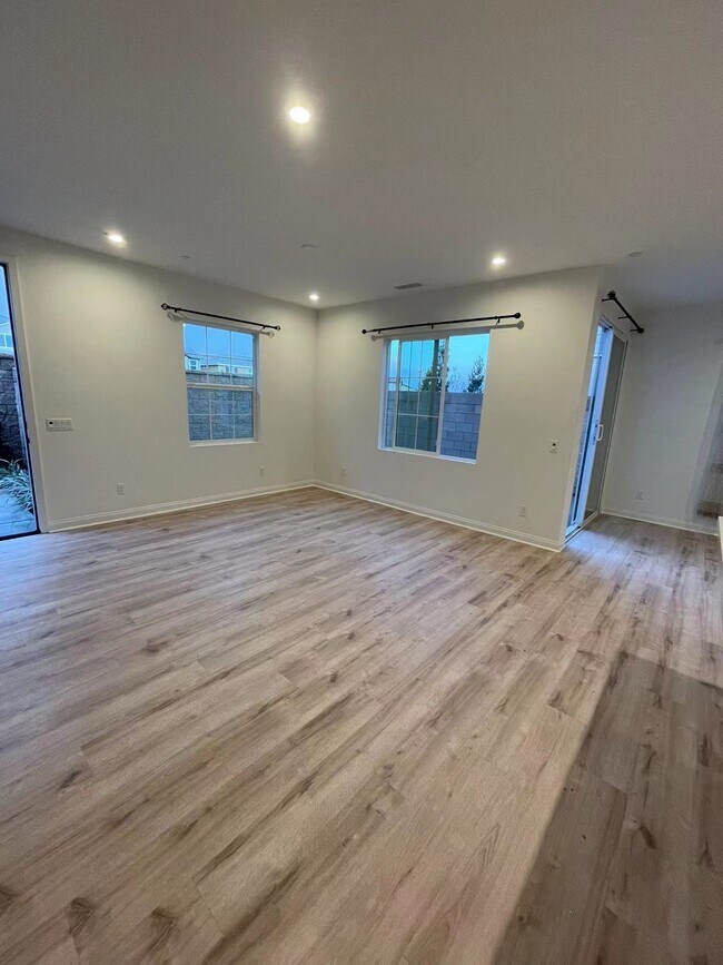 Building Photo - 15800 S Park Ln