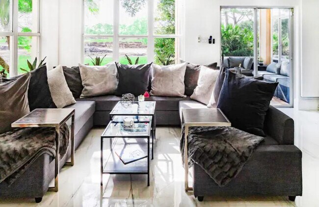 Foto del edificio - 1916 Perfect Dr