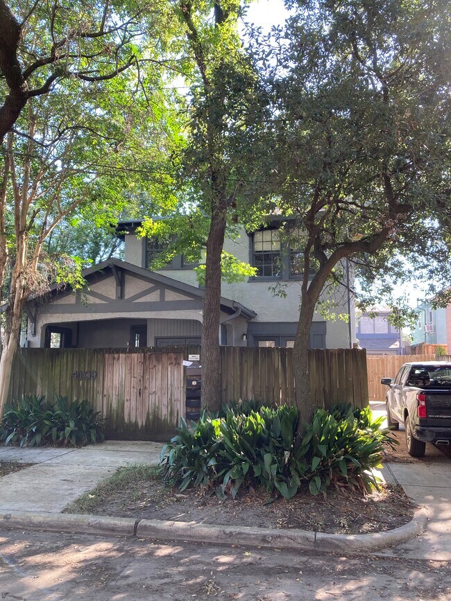 Foto del edificio - 4109 Roseland St
