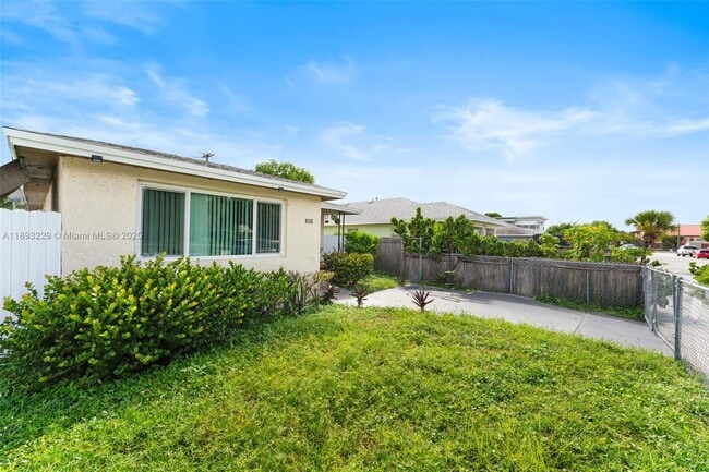 Building Photo - 1032 18th St