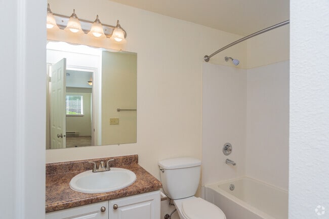 2BR, 2BA - 1030SF - Breckenridge Apartments