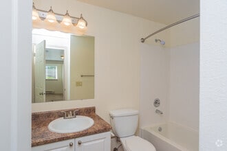 2BR, 2BA - 1030SF - Breckenridge Apartments