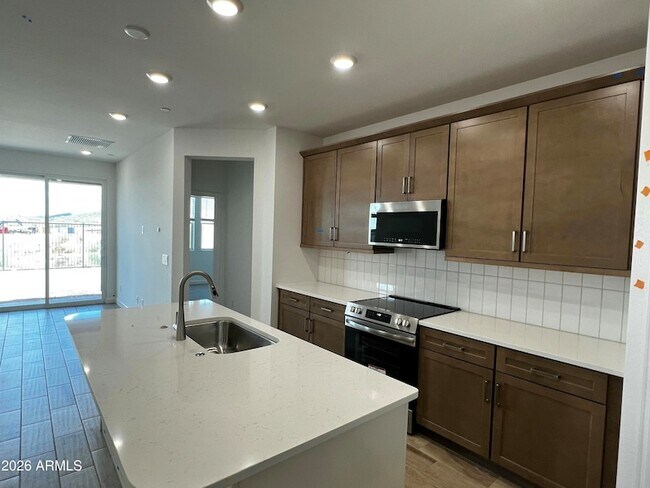 Building Photo - 32564 N Smokeview Trl