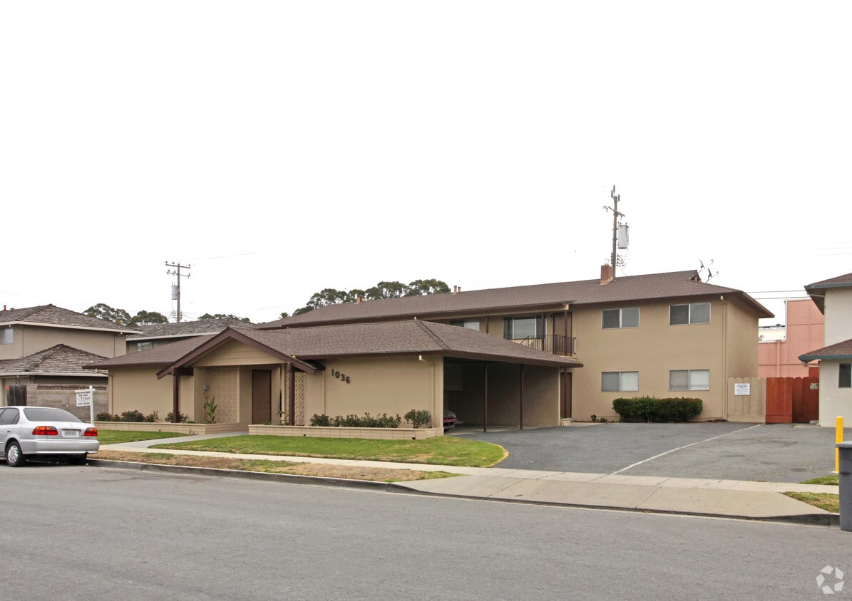 Building Photo - 1036 Lupin Dr