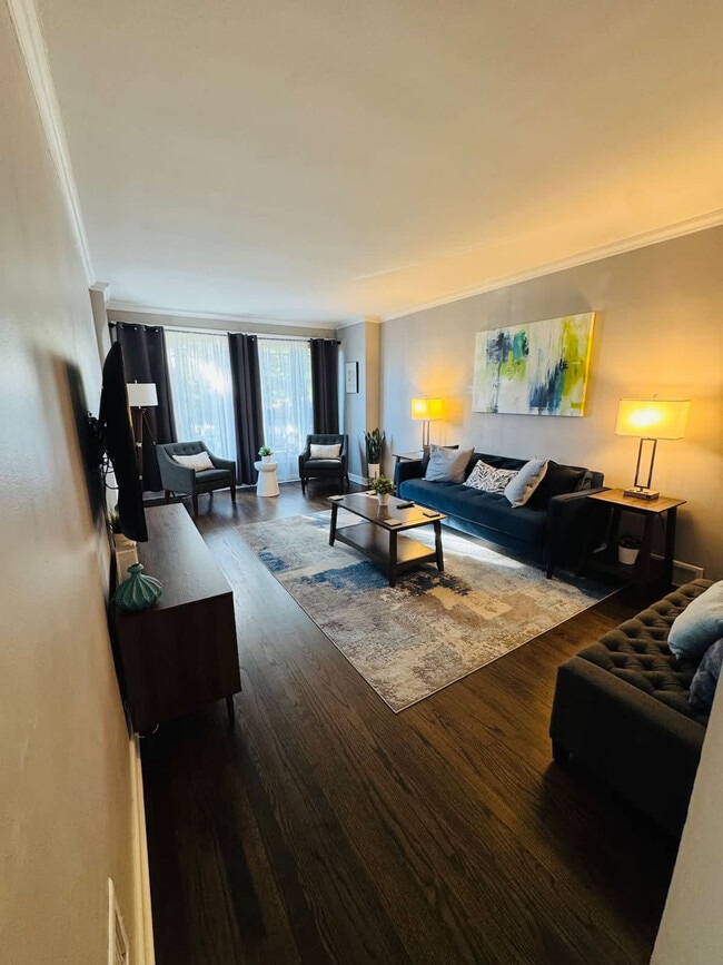 Building Photo - 6431 S Kenneth Ave