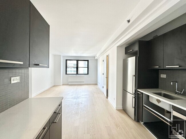 Building Photo - East 39th Street