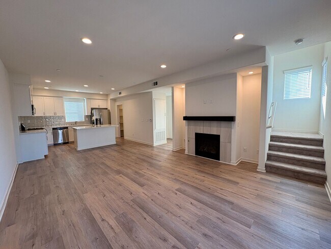 Foto del edificio - 2 bed, 2.5 bath located in Anaheim, CA !