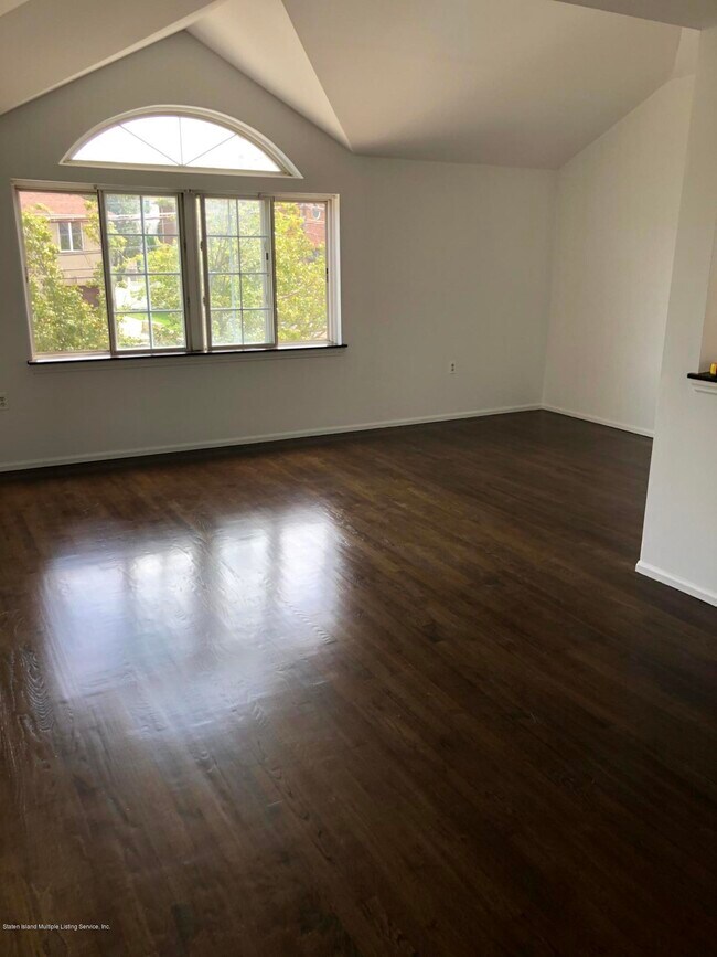 Foto del edificio - 770 Rossville Ave
