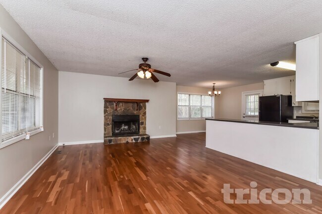 Foto del edificio - 230 Parkway Ct