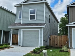 Building Photo - 21431 Carosella Dr