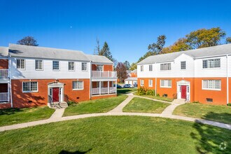 Building Photo - Franklin Court Apartments