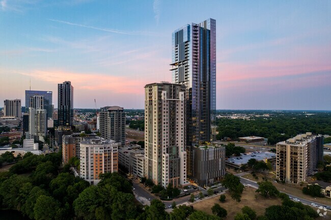 44 Avenida Este - 44 East Ave