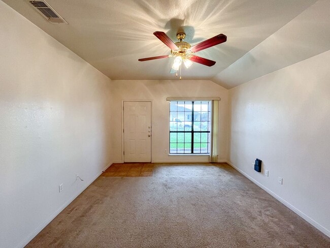 Building Photo - 1212 Nicholas Cir