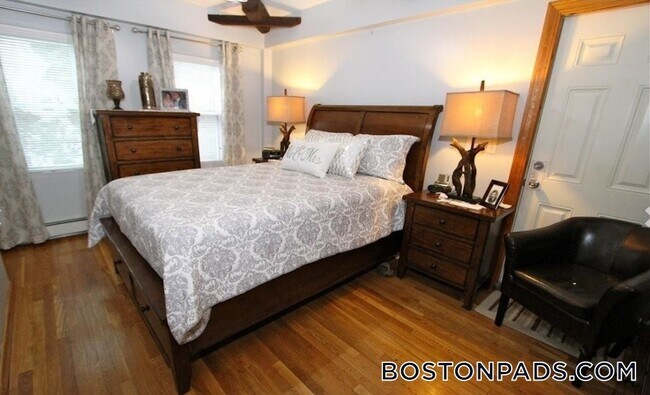 Foto del edificio - 56 Crescent Ave