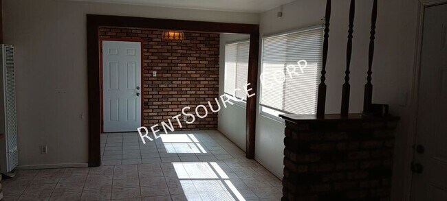 Building Photo - Single Family Home in Barstow