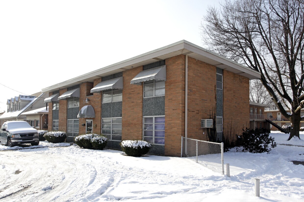 Foto principal - 1908 Crums Ln