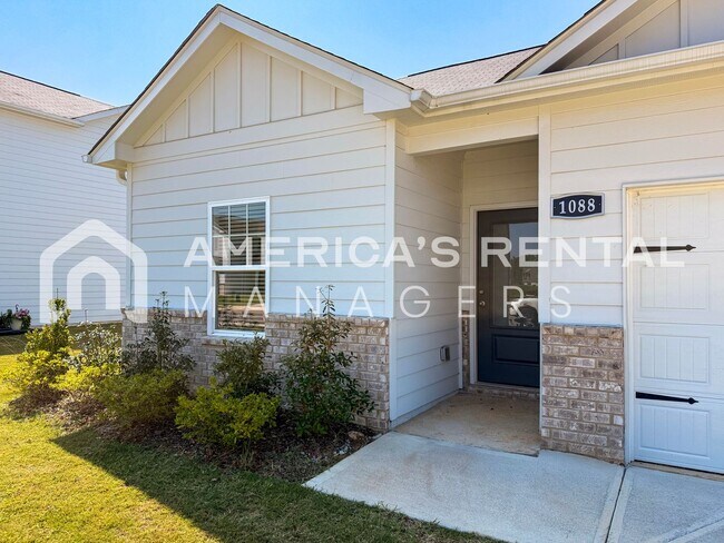 Foto del edificio - DEPOSIT PENDING! HOLIDAY MOVE IN SPECIAL - Including HALF OFF DEPOSIT!!