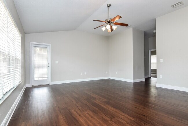 Foto del edificio - 10755 Standing Stone Dr