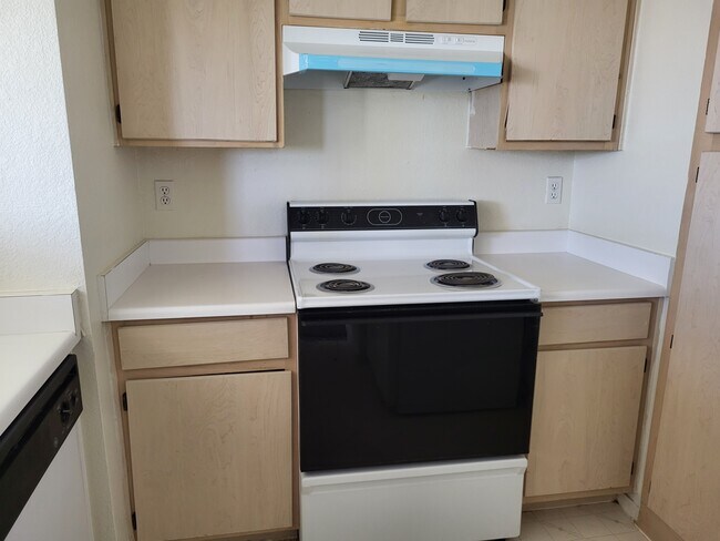 Building Photo - 8101 W FLAMINGO Rd