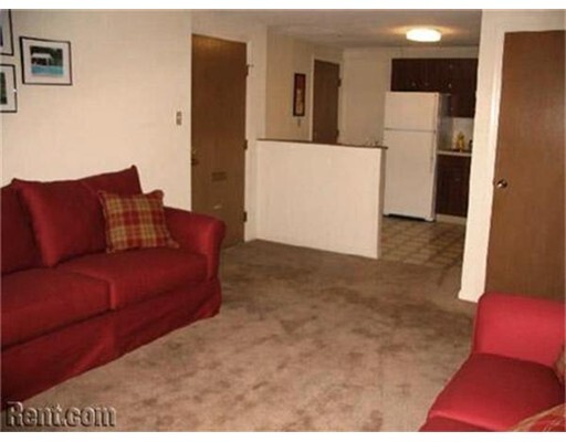 Primary Photo - 61 E Meadow Ln