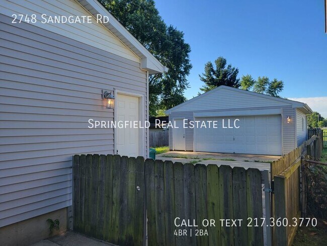 Foto del edificio - 2748 Sandgate Rd