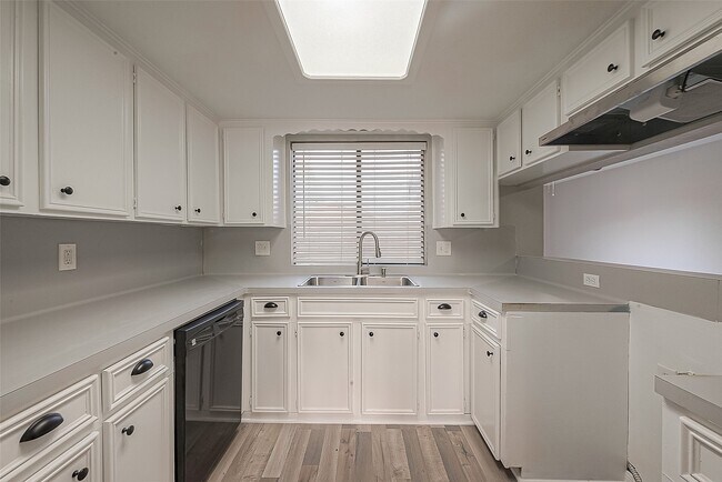 Foto del edificio - 1614 Talbrook Dr