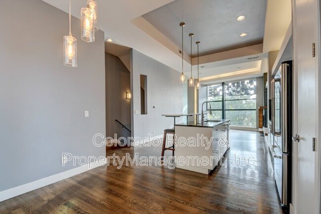 Building Photo - 3205 Shoshone St