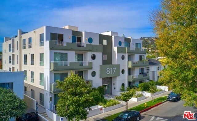 Foto del edificio - 817 N Alfred St