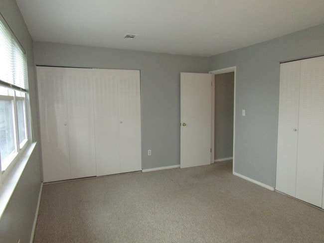 Building Photo - 35 Shea Ave