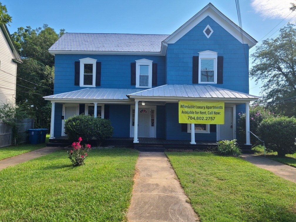 Primary Photo - 530 Park Ave