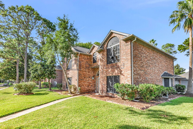 Building Photo - 1405 Silverleaf Dr