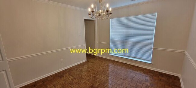 Building Photo - 4 BD, 2.5 BA, Sherwood