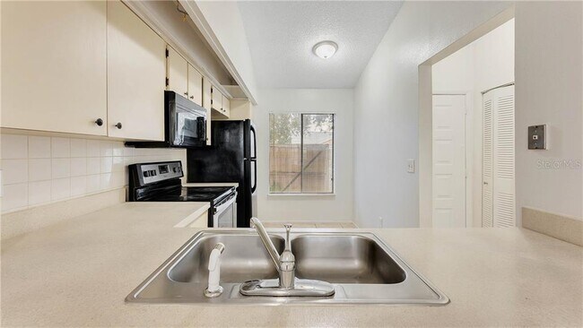 Building Photo - 2909 Eastern Willow Avenue