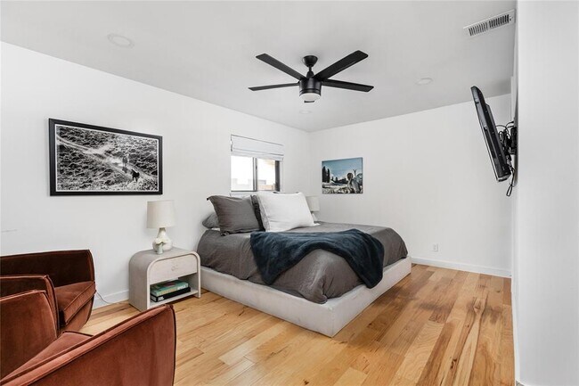 Building Photo - 8704 Clarewood Dr