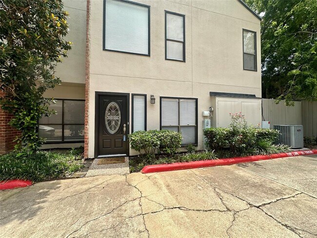 Foto del edificio - 2486 Bering Dr