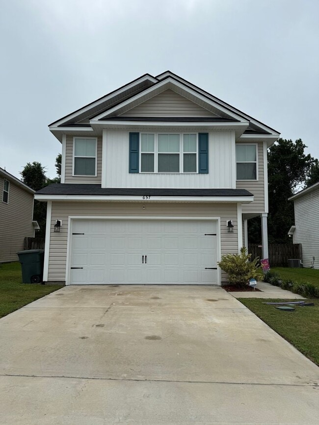 Building Photo - 657 Fairview Cir