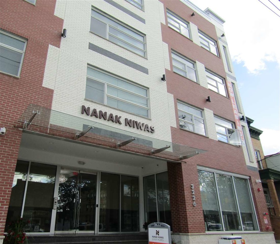 Foto principal - 3226 John F. Kennedy Blvd