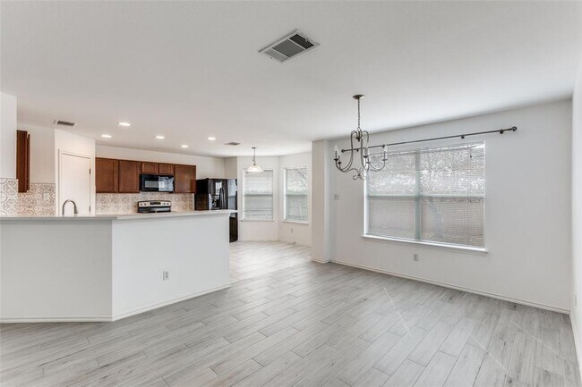 Building Photo - 133 Sylvan St