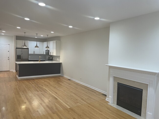 Building Photo - 1151 E 45th St