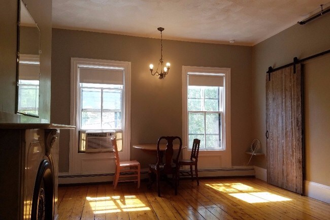 Gran angular - 178 Bowen St