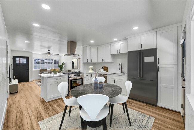 Building Photo - 18425 Patterson Ln
