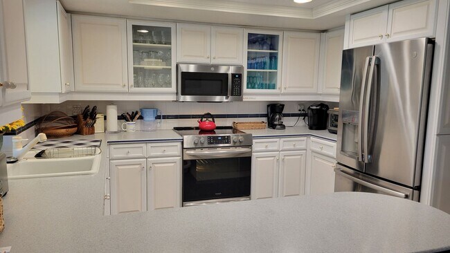 Building Photo - 638 S Owl Dr