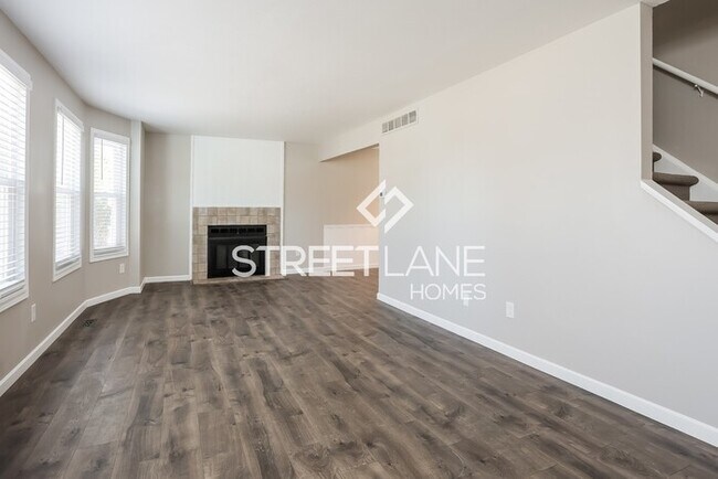 Building Photo - REDUCED!