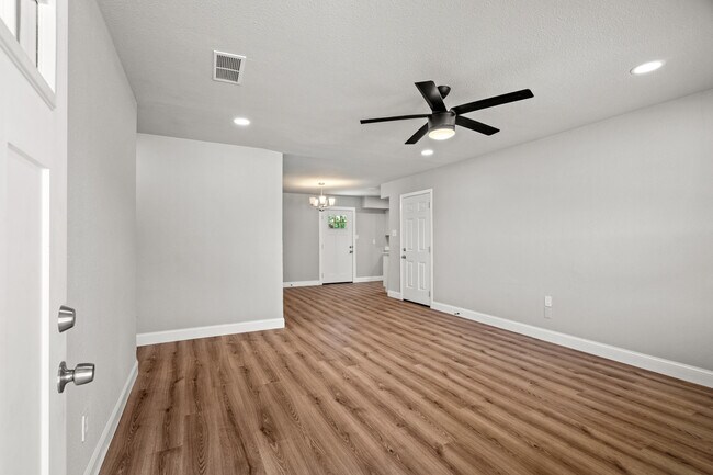 Building Photo - 3438 Tioga St