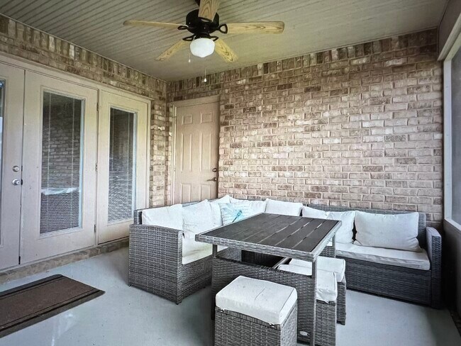 Building Photo - 9722 Misty Meadow Ln