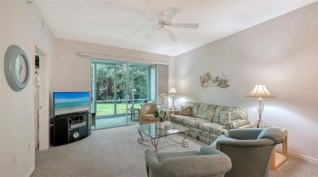 Foto del edificio - 8750 Olde Hickory Ave